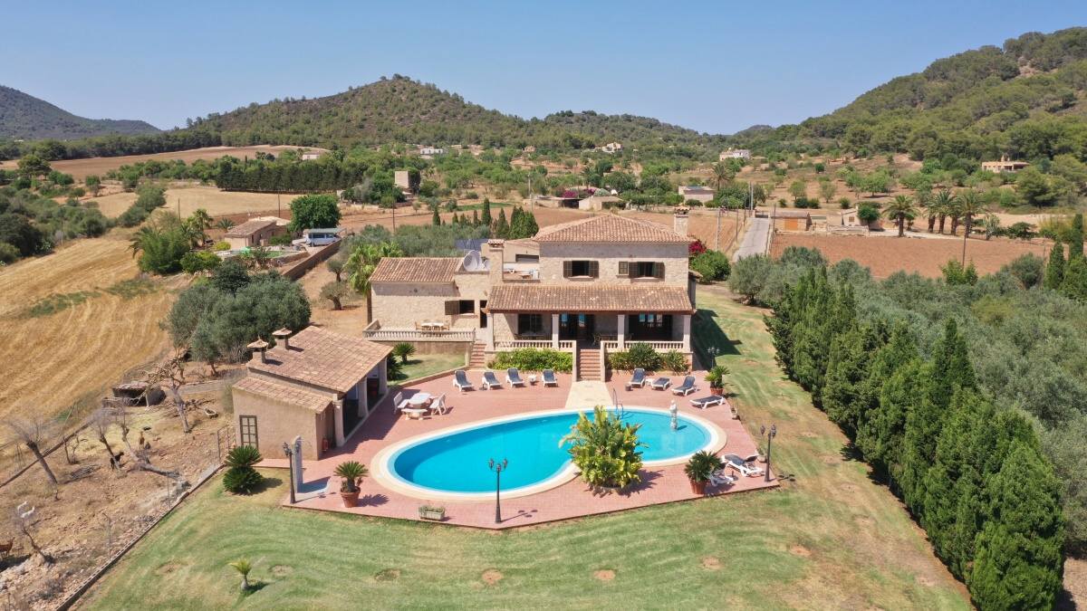  - Spacious country house with beautiful views of the mountains in S`Horta