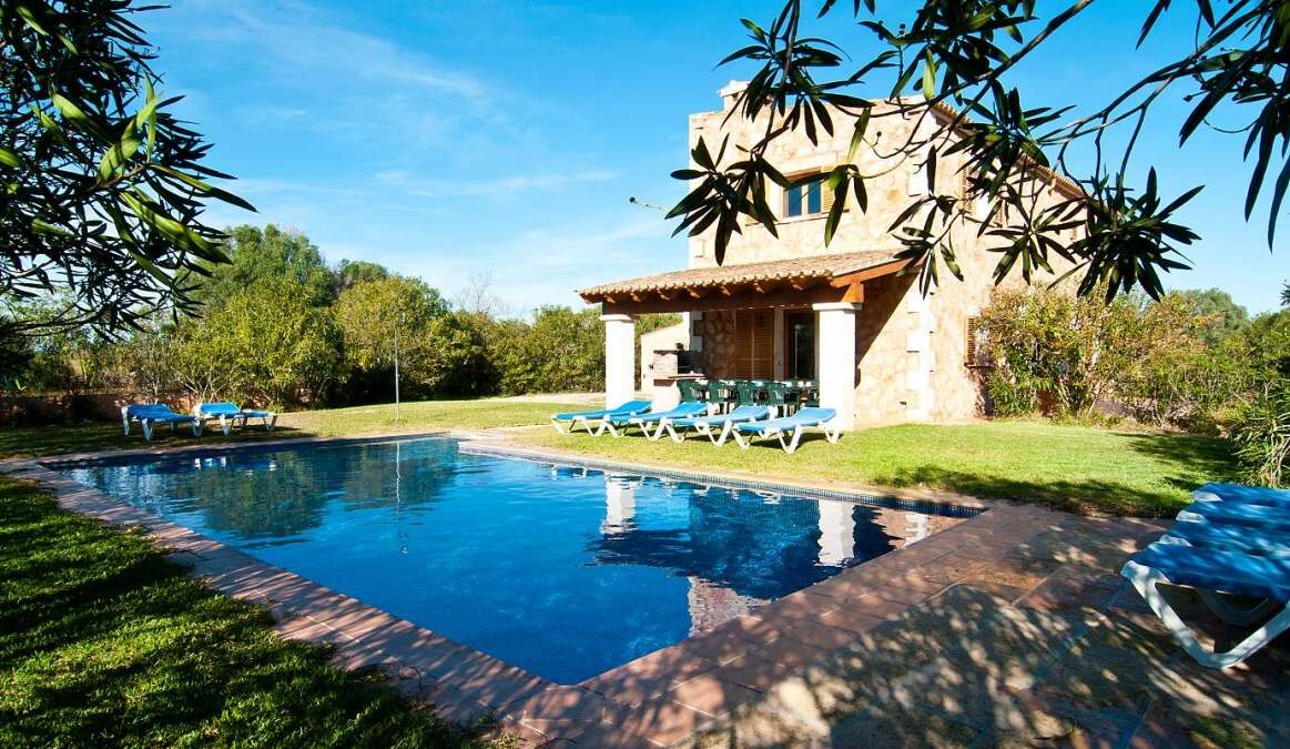  - Cozy finca on an area with unobstructed views and complete privacy near Campos